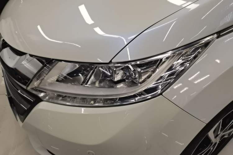 Used Honda Odyssey 2015 Updated Version 2.4L Smart Edition Left Front Headlight