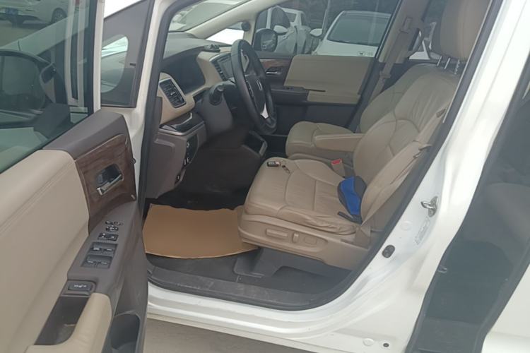 Used Honda Odyssey 2015 2.4L Luxury Edition Left Front Seat