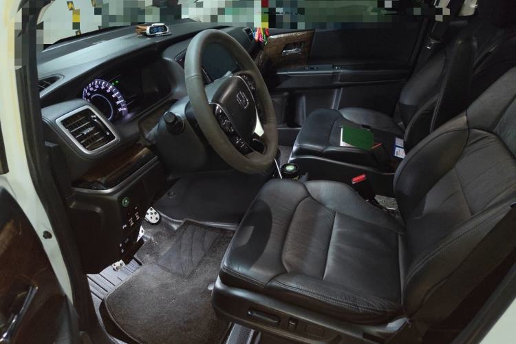 Used Honda Odyssey 2015 Revised 2.4L Luxury Edition Left Front Seat