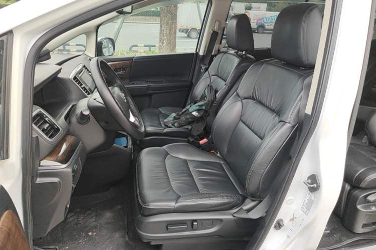 Used Honda Odyssey 2015 2.4L Prestige Edition Left Front Seat