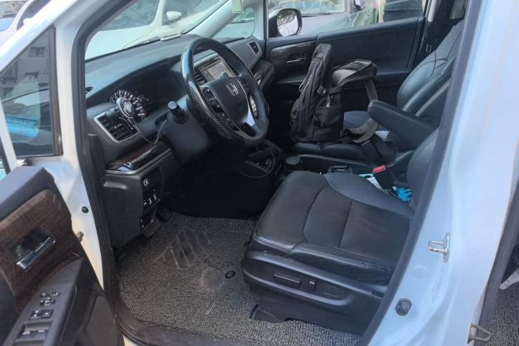 Used Honda Odyssey 2015 Updated Version 2.4L Smart Edition Left Front Seat