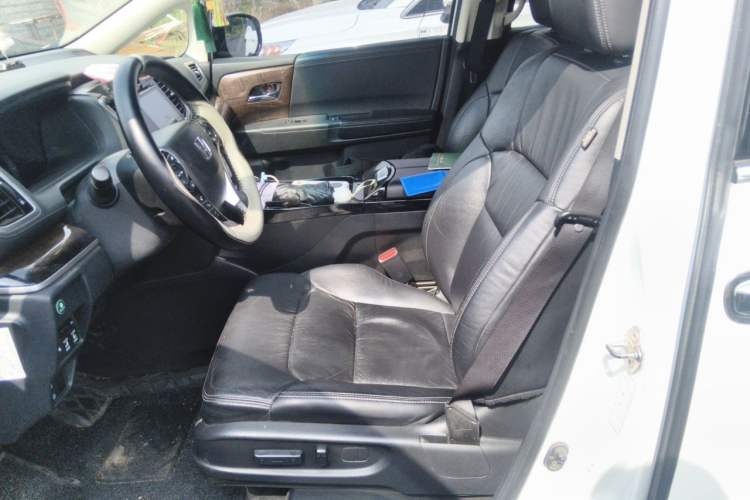 Used Honda Odyssey 2015 Updated Version 2.4L Smart Edition Left Front Seat