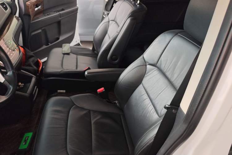 Used Honda Odyssey 2015 Updated Version 2.4L Smart Edition Left Front Seat