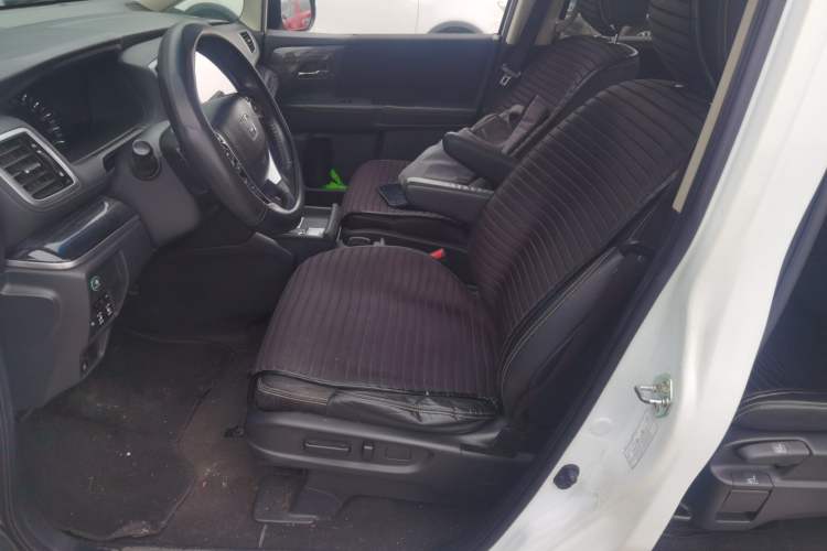 Used Honda Odyssey 2015 Updated 2.4L Smart Cool Version Left Front Seat