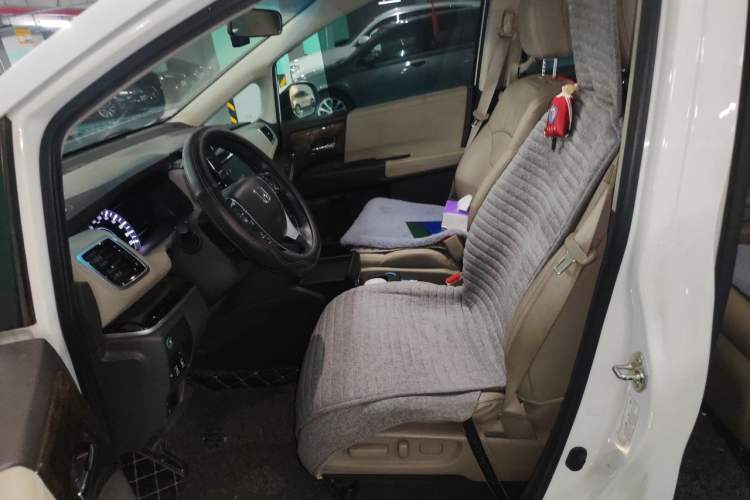 Used Honda Odyssey 2015 Updated Version 2.4L Smart Edition Left Front Seat