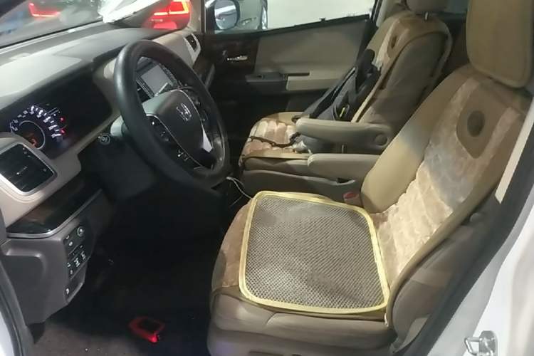 Used Honda Odyssey 2015 2.4L Supreme Edition Left Front Seat