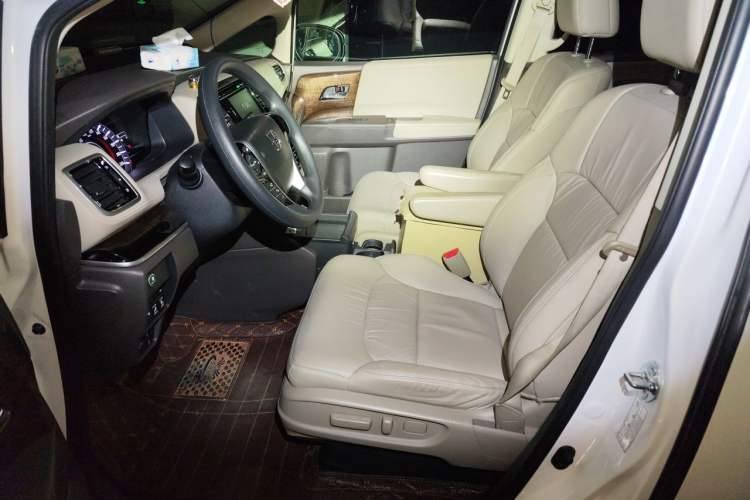 Used Honda Odyssey 2015 Revised 2.4L Luxury Edition Left Front Seat