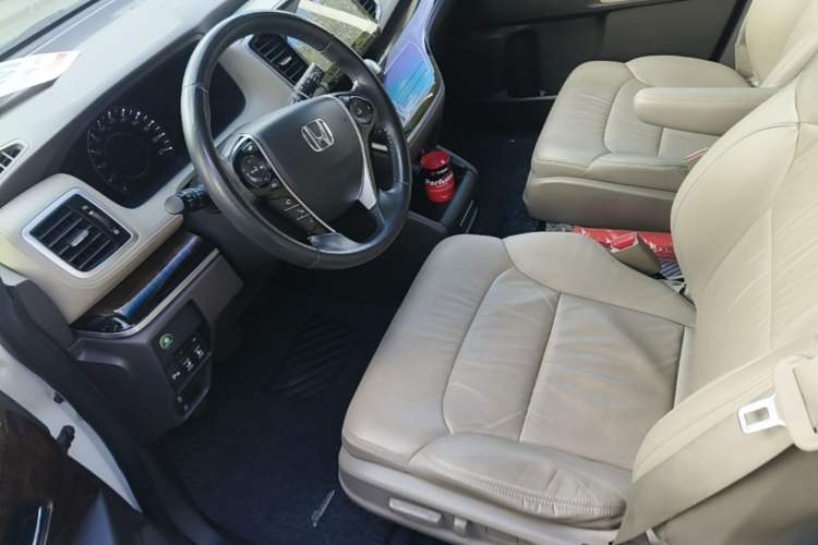 Used Honda Odyssey 2015 Updated Version 2.4L Smart Edition Left Front Seat