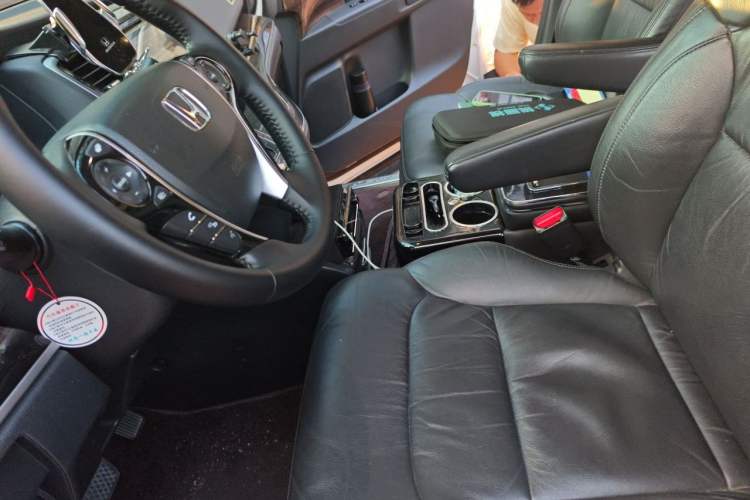 Used Honda Odyssey 2015 Updated Version 2.4L Smart Edition Left Front Seat