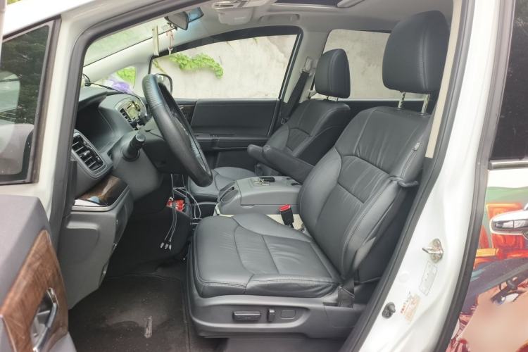 Used Honda Odyssey 2015 Updated Version 2.4L Smart Edition Left Front Seat