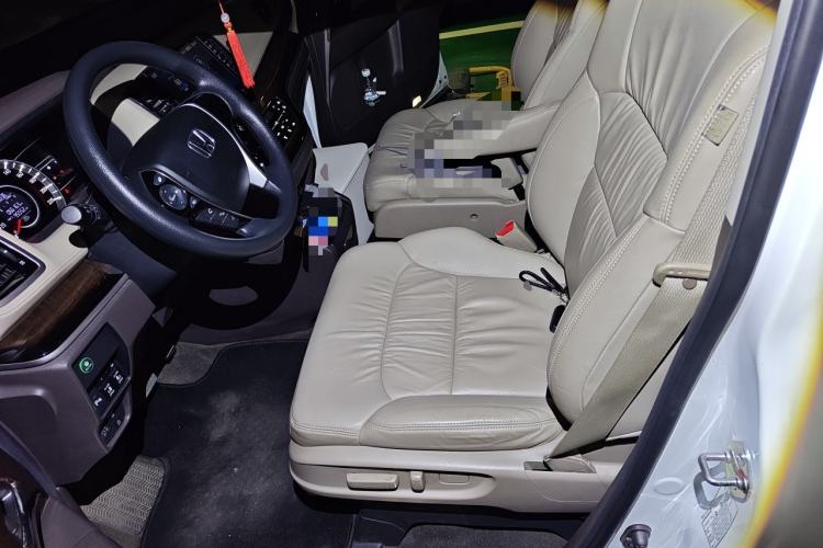 Used Honda Odyssey 2015 Revised 2.4L Luxury Edition Left Front Seat