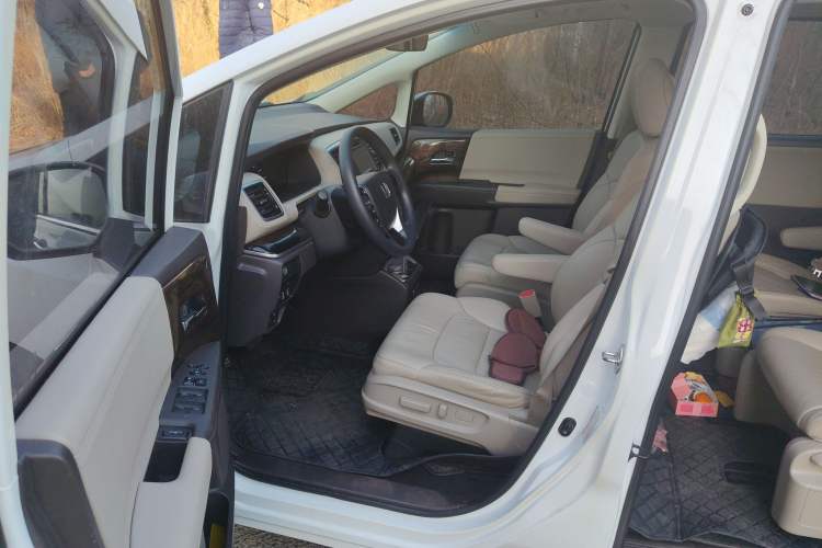 Used Honda Odyssey 2015 2.4L Luxury Edition Left Front Seat