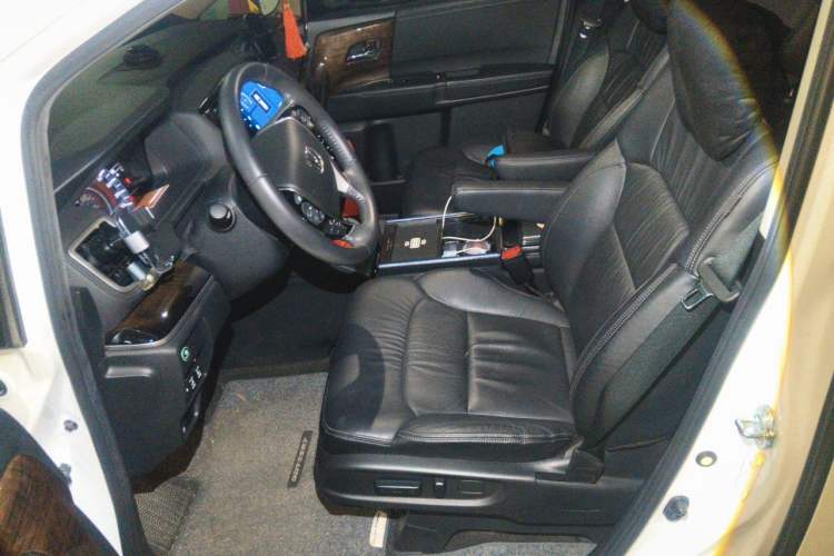 Used Honda Odyssey 2015 Updated Version 2.4L Smart Edition Left Front Seat