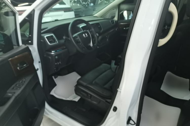 Used Honda Odyssey 2015 Updated Version 2.4L Smart Edition Left Front Seat