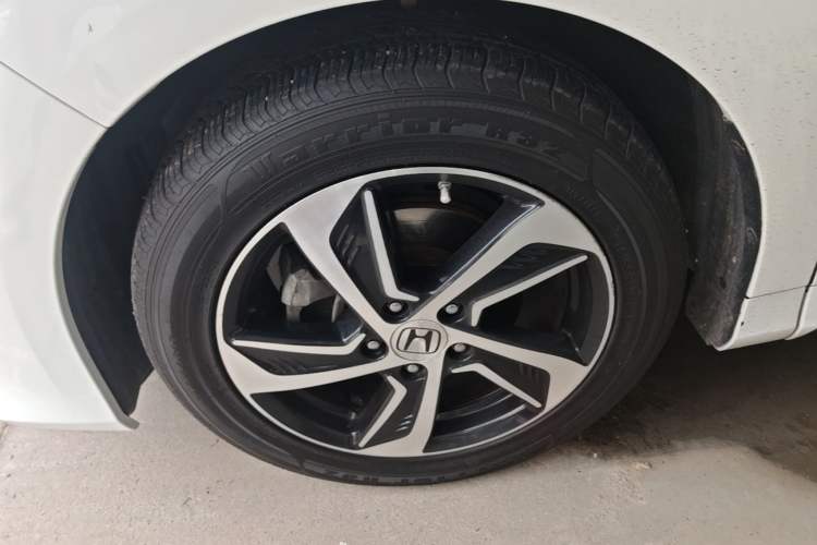 Used Honda Odyssey 2015 Revised 2.4L Luxury Edition Left Front Wheel Hub