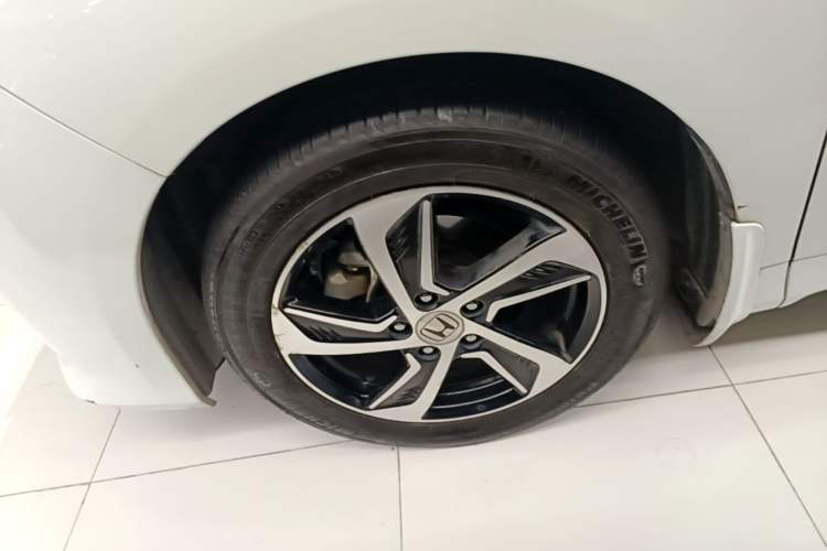 Used Honda Odyssey 2015 Updated Version 2.4L Smart Edition Left Front Wheel Hub