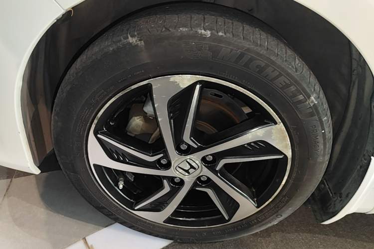 Used Honda Odyssey 2015 2.4L Smart Edition Left Front Wheel Hub