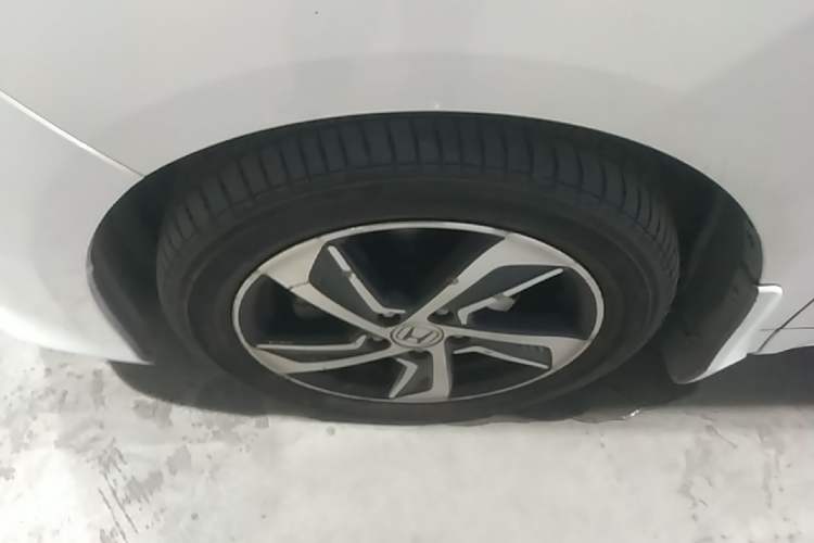 Used Honda Odyssey 2015 2.4L Supreme Edition Left Front Wheel Hub