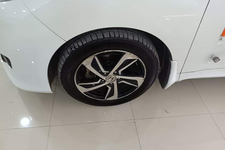 Used Honda Odyssey 2015 2.4L Smart Edition Left Front Wheel Hub