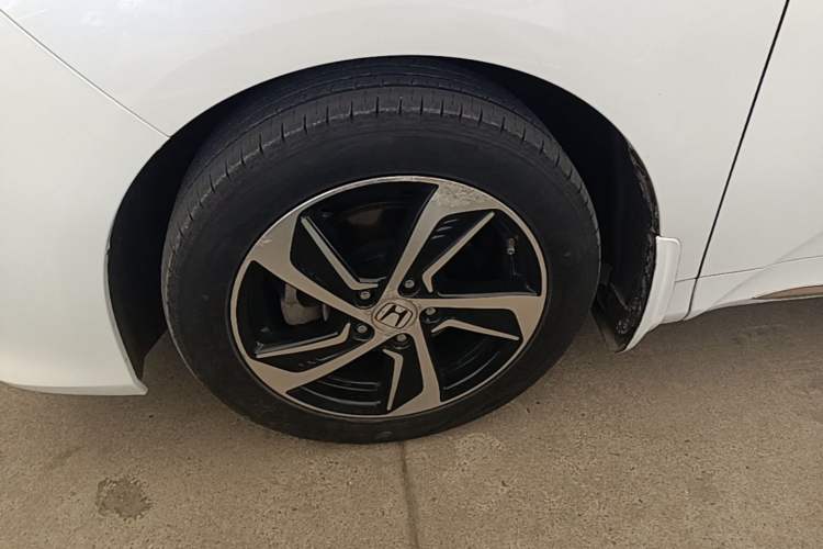 Used Honda Odyssey 2015 2.4L Prestige Edition Left Front Wheel Hub