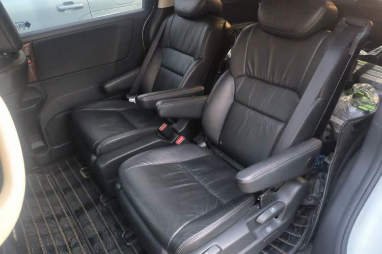 Used Honda Odyssey 2015 Updated Version 2.4L Smart Edition Left Rear Seat