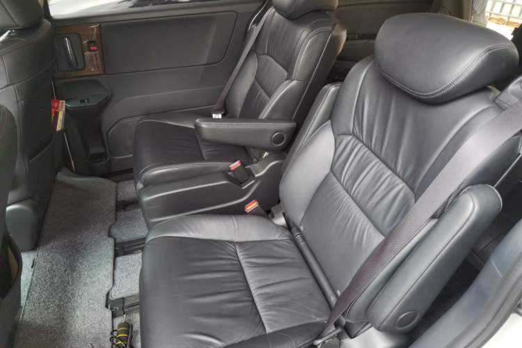 Used Honda Odyssey 2015 Updated Version 2.4L Smart Edition Left Rear Seat
