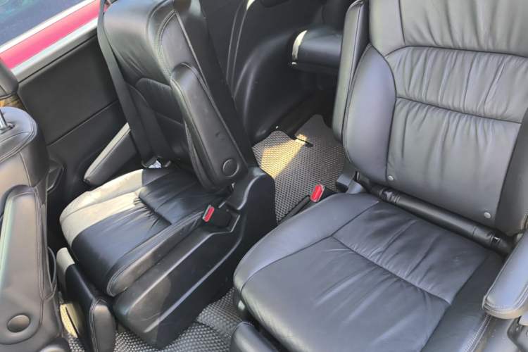 Used Honda Odyssey 2015 Updated Version 2.4L Smart Edition Left Rear Seat