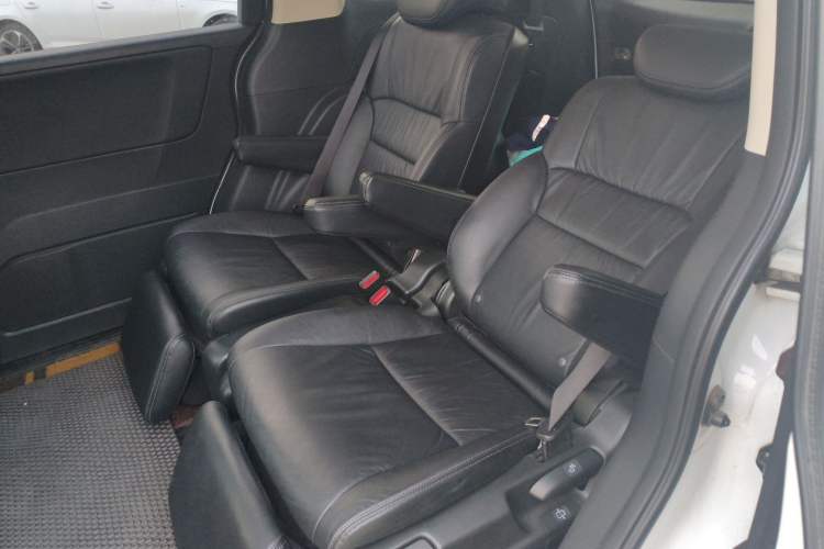 Used Honda Odyssey 2015 Updated Version 2.4L Smart Edition Left Rear Seat