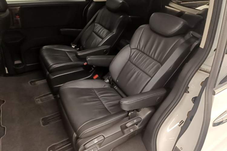 Used Honda Odyssey 2015 Updated Version 2.4L Smart Edition Left Rear Seat