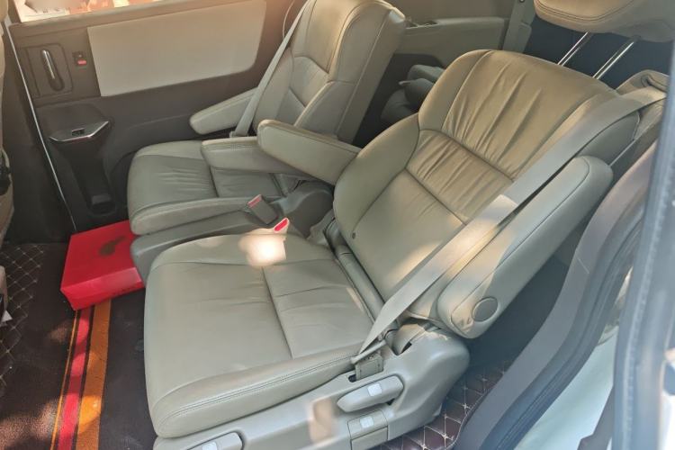 Used Honda Odyssey 2015 Revised 2.4L Luxury Edition Left Rear Seat
