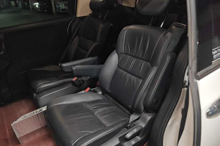 Used Honda Odyssey 2015 Revised 2.4L Luxury Edition Left Rear Seat