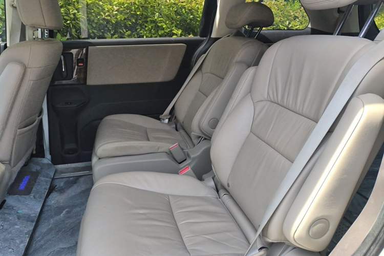 Used Honda Odyssey 2015 Updated Version 2.4L Smart Edition Left Rear Seat