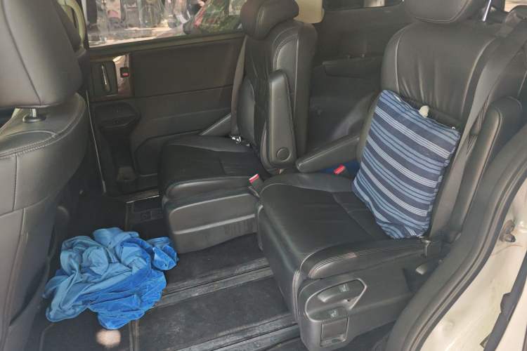 Used Honda Odyssey 2015 Updated Version 2.4L Smart Edition Left Rear Seat