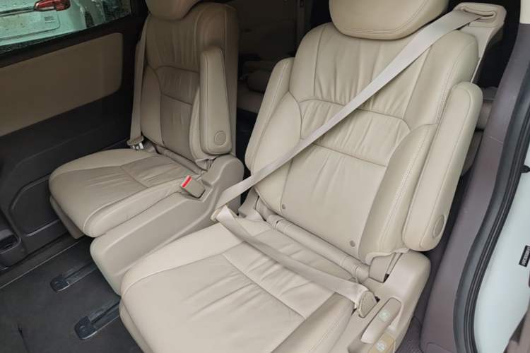 Used Honda Odyssey 2015 Revised 2.4L Luxury Edition Left Rear Seat