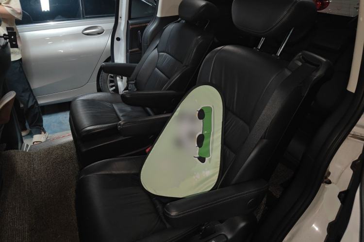 Used Honda Odyssey 2015 Updated Version 2.4L Smart Edition Left Rear Seat