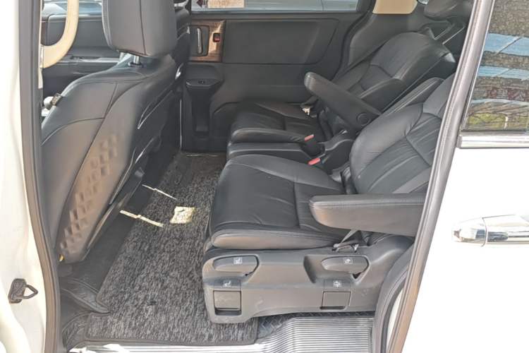 Used Honda Odyssey 2015 Updated Version 2.4L Smart Edition Left Rear Seat