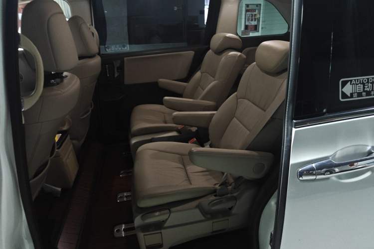 Used Honda Odyssey 2015 Updated Version 2.4L Smart Edition Left Rear Seat