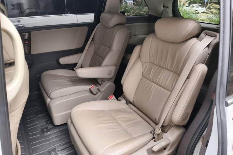 Used Honda Odyssey 2015 Updated Version 2.4L Smart Edition Left Rear Seat