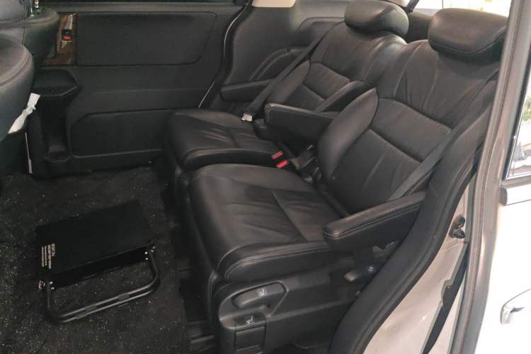 Used Honda Odyssey 2015 Updated Version 2.4L Smart Edition Left Rear Seat