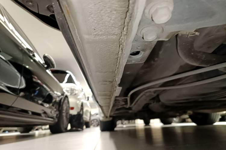 Used Honda Odyssey 2015 Updated Version 2.4L Smart Edition Left Side Sill