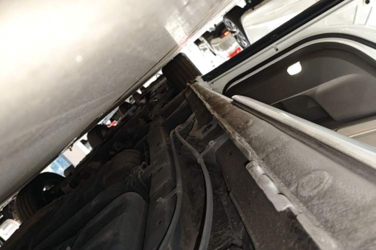 Used Honda Odyssey 2015 2.4L Smart Edition Left Side Sill