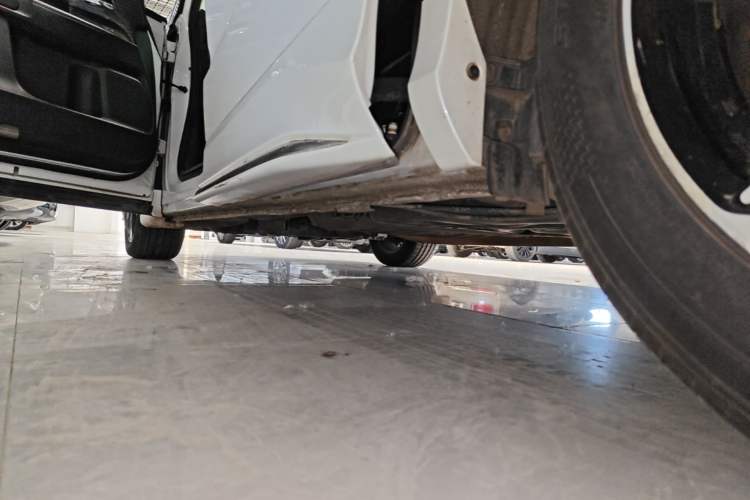 Used Honda Odyssey 2015 Updated 2.4L Smart Cool Version Left Side Sill