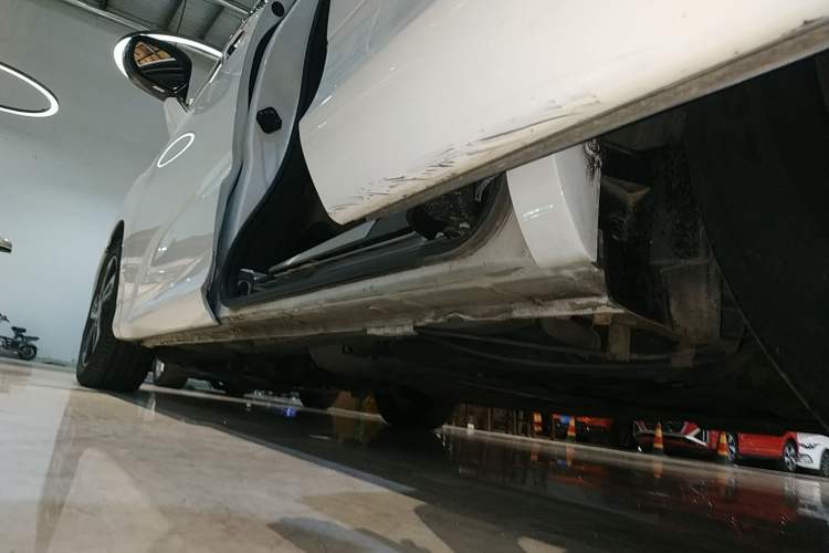Used Honda Odyssey 2015 Revised 2.4L Luxury Edition Left Side Sill