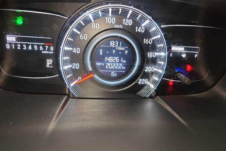 Used Honda Odyssey 2015 Updated Version 2.4L Smart Edition Odometer Close Up