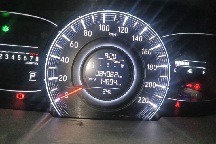 Used Honda Odyssey 2015 Revised 2.4L Luxury Edition Odometer Close Up