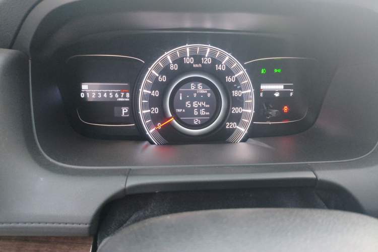 Used Honda Odyssey 2015 Updated Version 2.4L Smart Edition Odometer Close Up