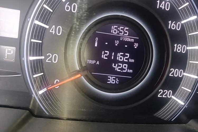 Used Honda Odyssey 2015 Updated Version 2.4L Smart Edition Odometer Close Up