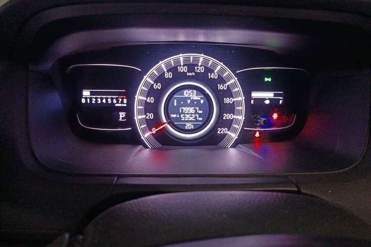 Used Honda Odyssey 2015 Updated Version 2.4L Smart Edition Odometer Close Up