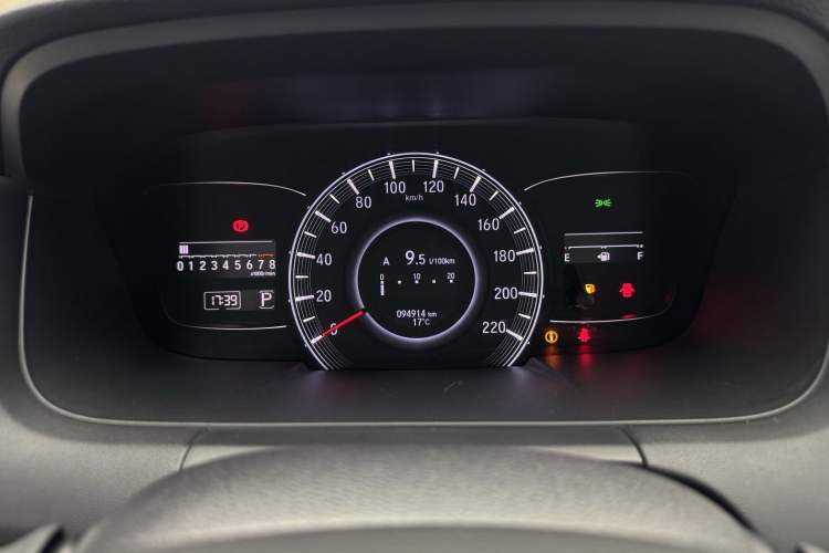 Used Honda Odyssey 2015 Revised Version 2.4L Supreme Edition Odometer Close Up