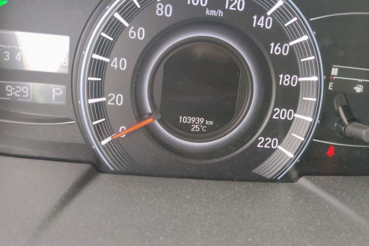 Used Honda Odyssey 2015 2.4L Supreme Edition Odometer Close Up